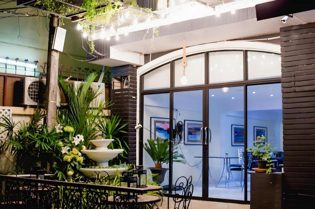 Anchor Boutique House Hotel Patong Kültér fotó